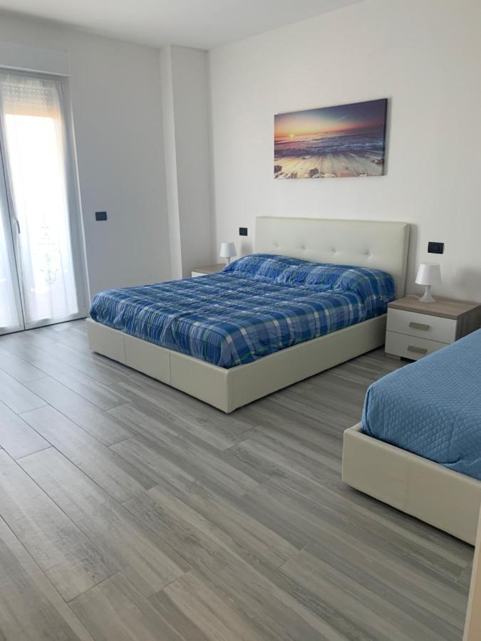 La Conchiglia A Marina Apartment Marina Di Carrara Bagian luar foto