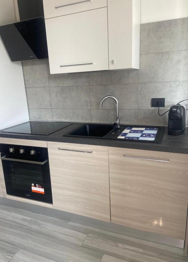 La Conchiglia A Marina Apartment Marina Di Carrara Bagian luar foto