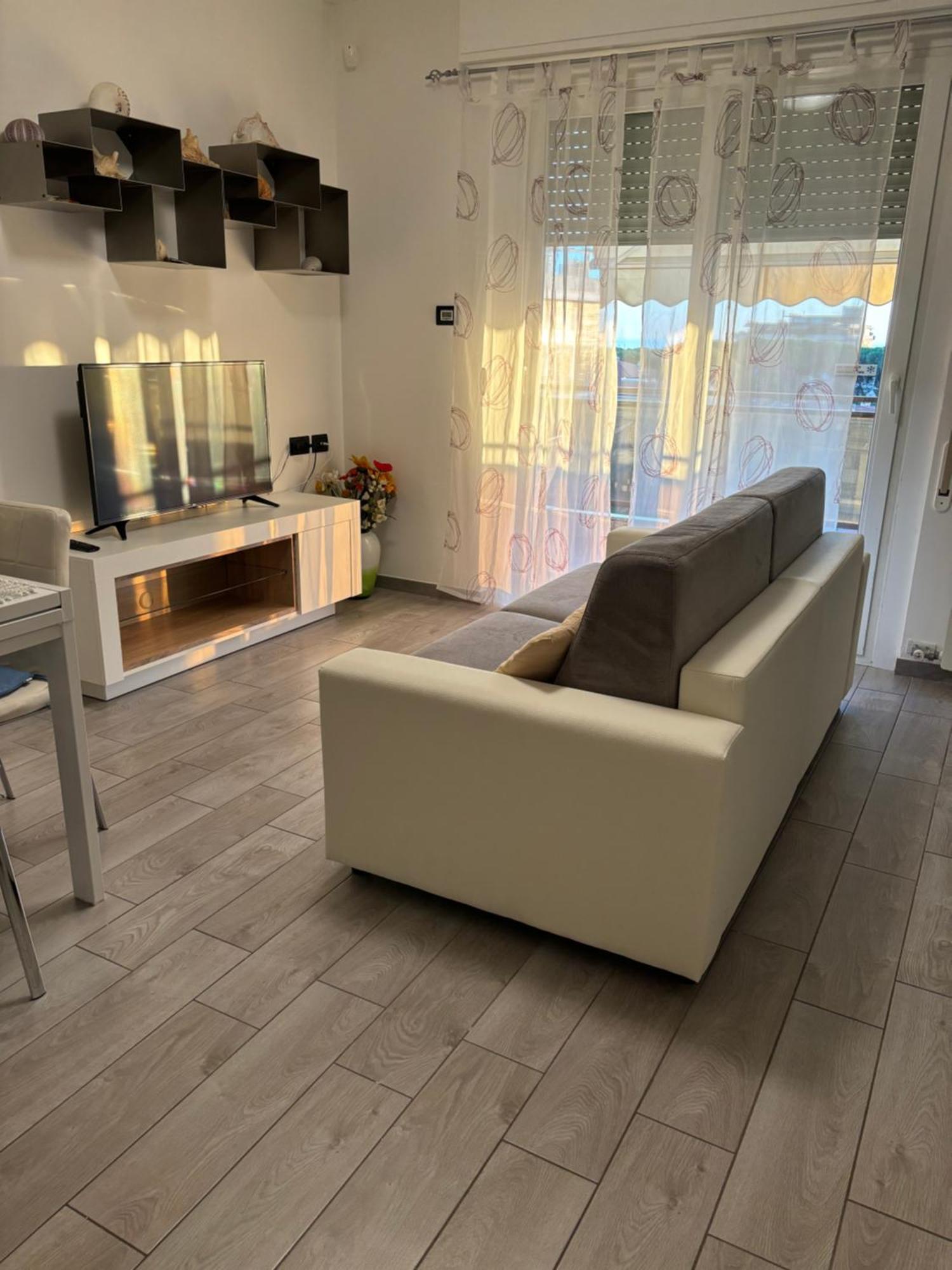 La Conchiglia A Marina Apartment Marina Di Carrara Bagian luar foto
