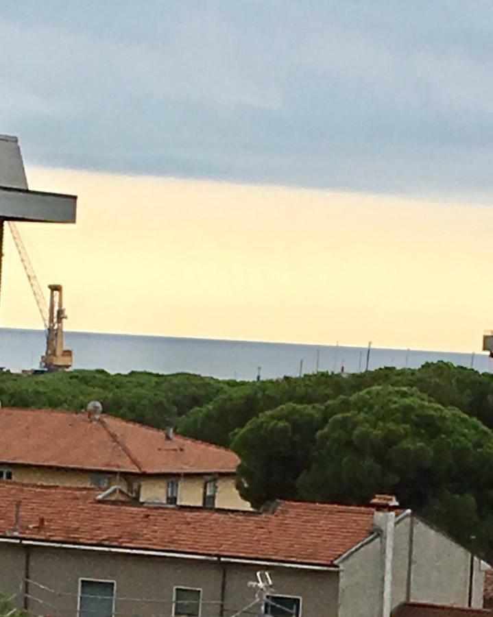 La Conchiglia A Marina Apartment Marina Di Carrara Bagian luar foto